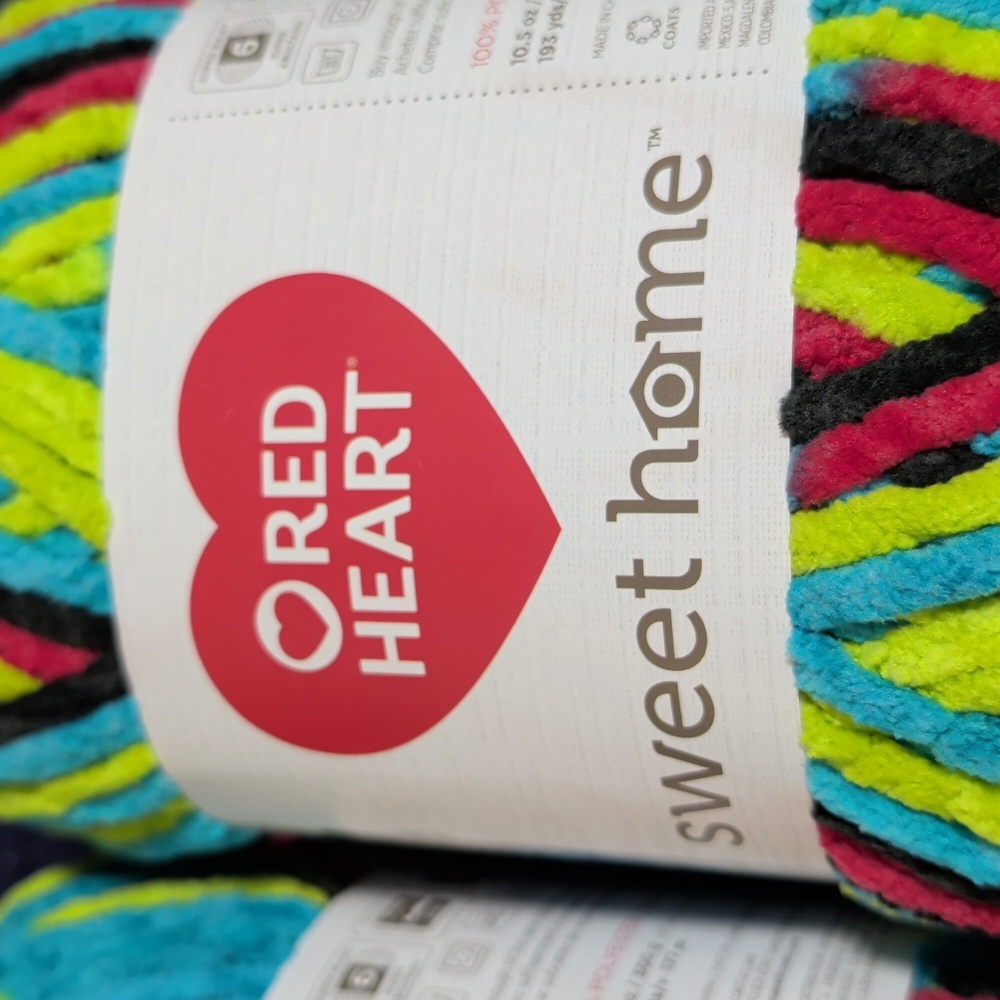 RARE! 2 New Skeins Red Heart Sweet Home Blanket Yarn NWT Blacklight Discontinued - Picture 2 of 7